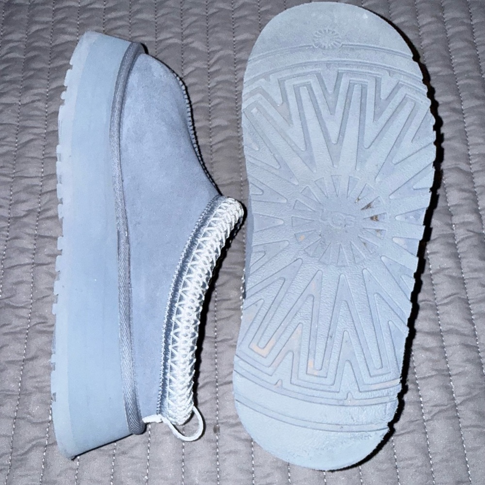 UGG women’s Taz ll - Picture 2 of 5